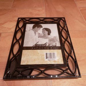 NWT Heirloom Black Swirl Metal Photo Frame